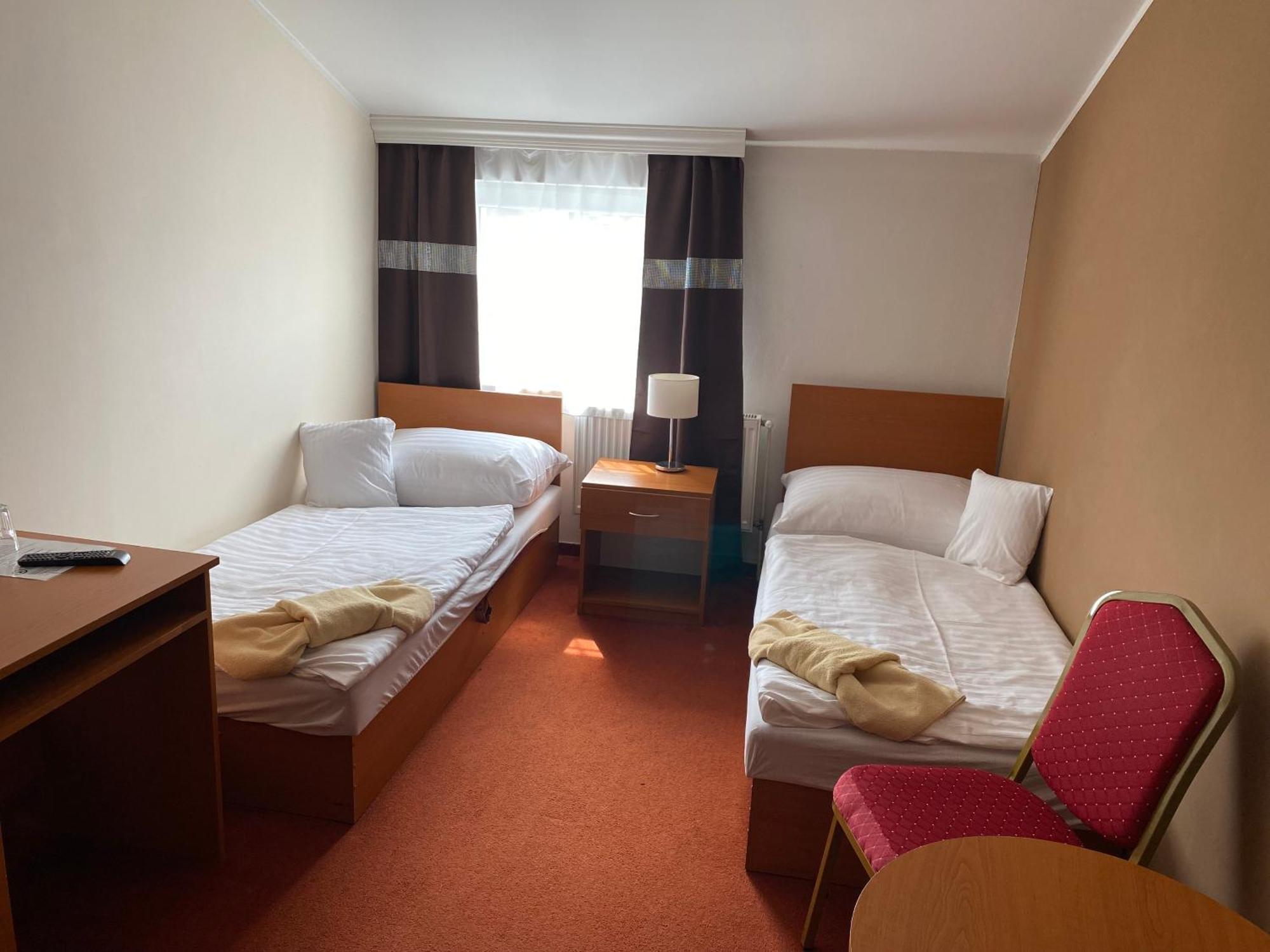 Hotel Cerny Orel Zatec Buitenkant foto