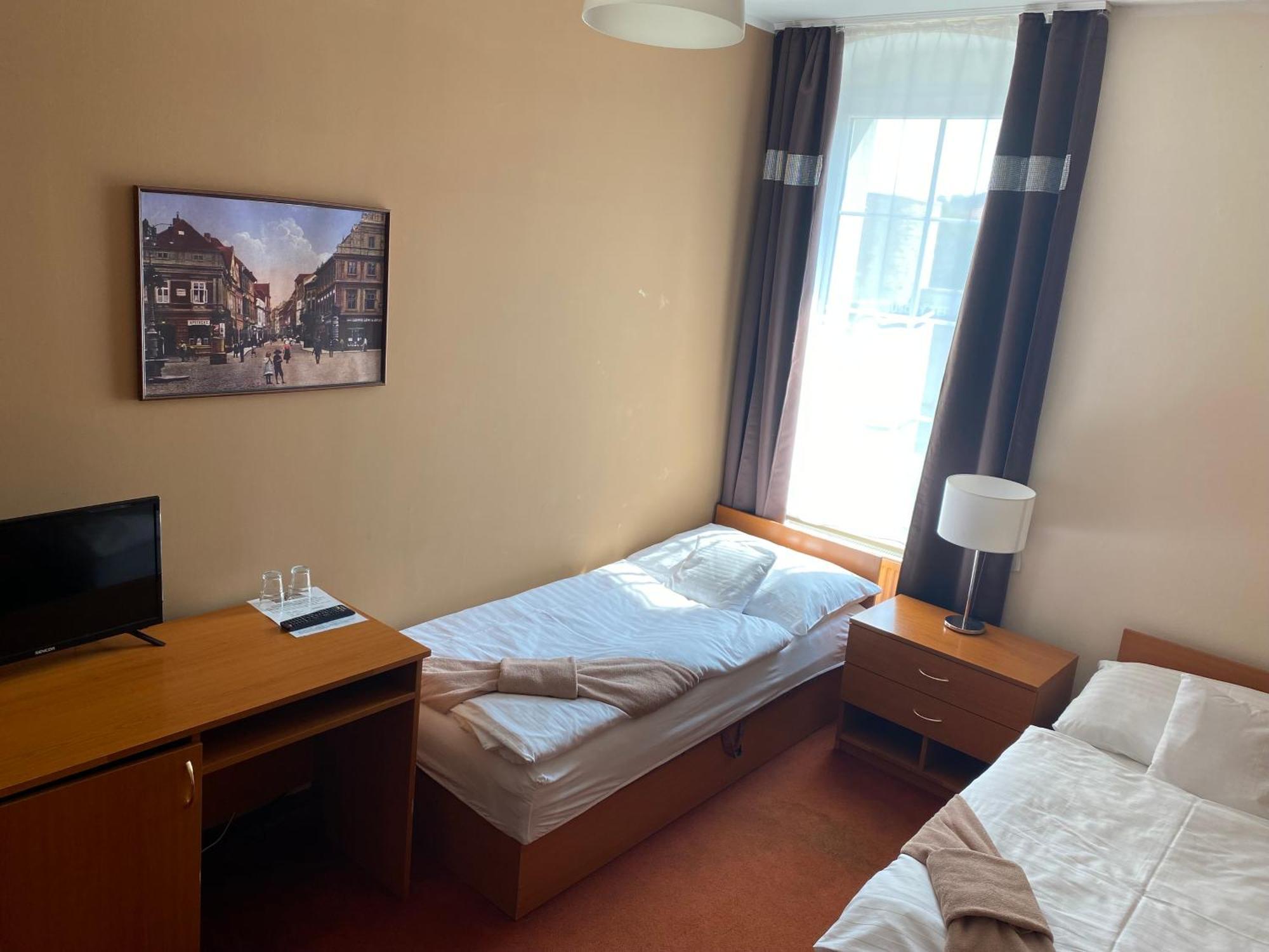 Hotel Cerny Orel Zatec Buitenkant foto